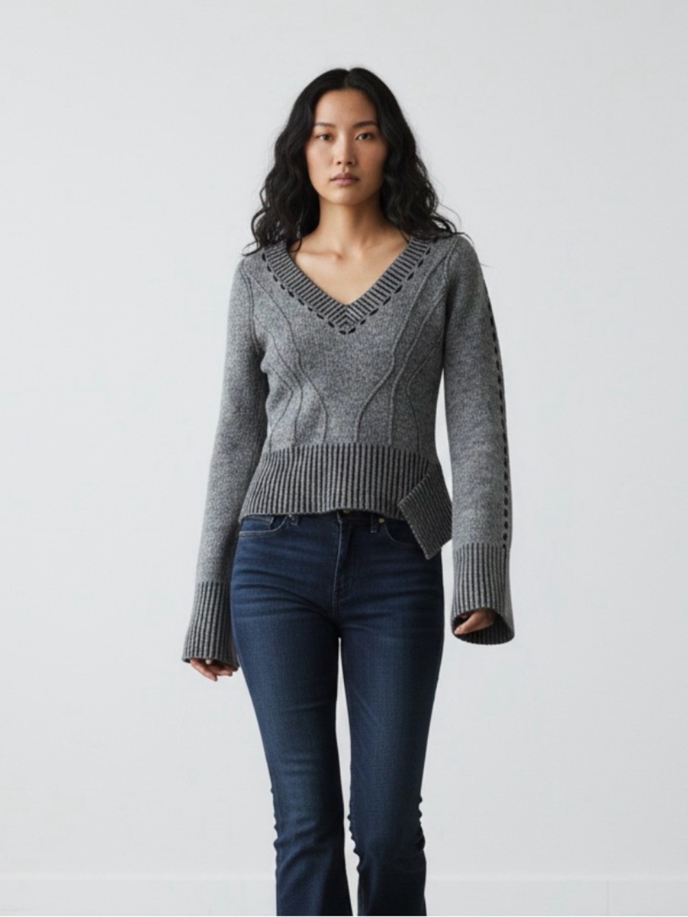 Vintage lambswool Y2K Women's Gray V-Neck Cable Knit Sweater size XS